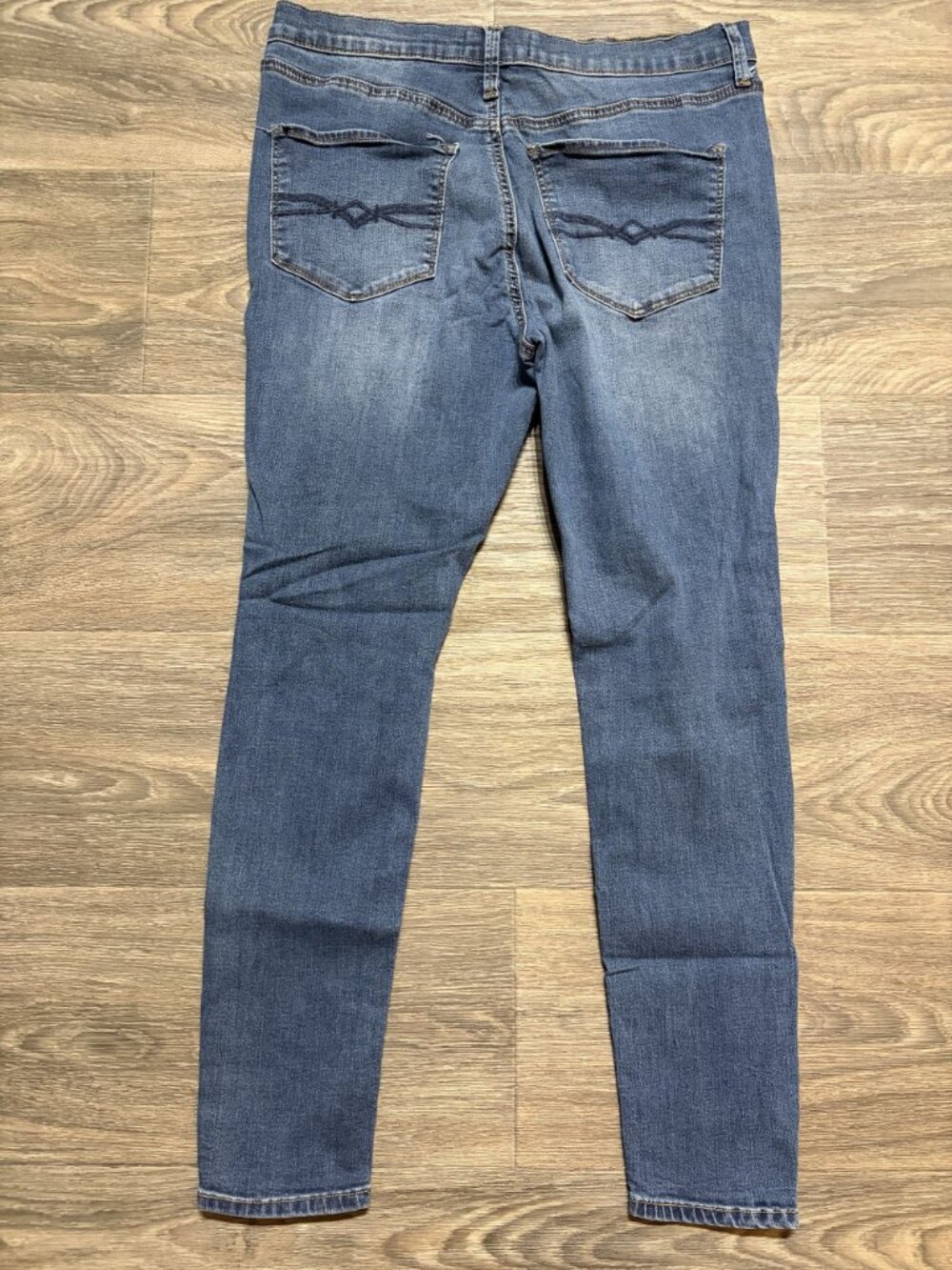 Mudd Juniors High Rise Distressed Stretch Skinny Jeans 15 Medium Wash Denim - Picture 3 of 12